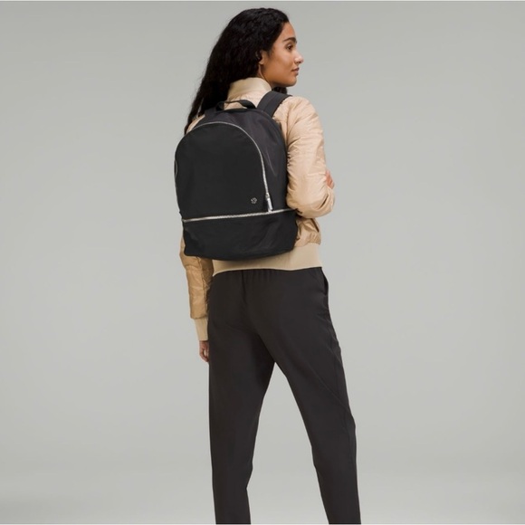 Lululemon City Adventurer Backpack 21L - Picture 2 of 5